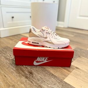 NIB Women’s Nike Air Max Excee Sneakers